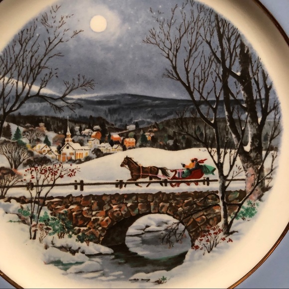 Avon Vintage 1979 Wedgwood Christmas Plate. - Picture 2 of 5
